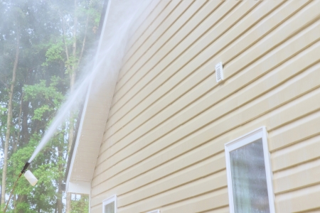 Soft Wash vs. Pressure Wash for House Washing in Woodstock, GA: What’s Safe for Vinyl, Brick, and Stucco?